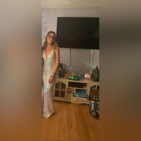 White Hallow graphic prom dress - SIZE SMALL - Picture 1 of 2